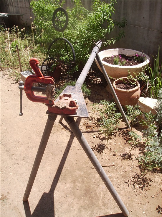 תמונה 5 ,שולחן מלחציים אינסטלטורים  למכירה בפתחיה כלי עבודה  כלים לשרברבות