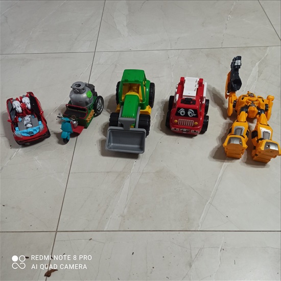תמונה 2 ,רכבים שונים ורובוטטריק למכירה ביבנה לתינוק ולילד  משחקים וצעצועים