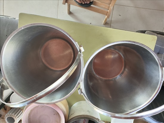 תמונה 2 ,זוג דלאים נירוסטה עבה איכותית  למכירה בפתחיה כלי מטבח  סירים