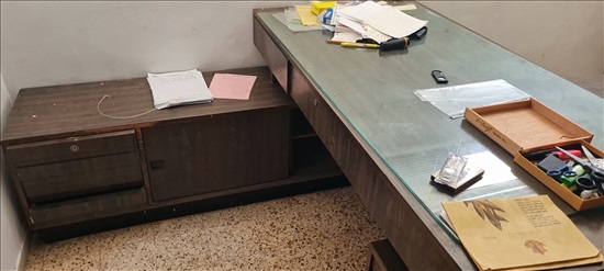 תמונה 2 ,שולחן משרדי למכירה בהרצלייה ריהוט  ריהוט משרדי
