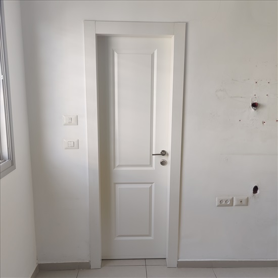 תמונה 2 ,דלתות פנים מפירוק  למכירה בכפר סבא ריהוט  דלתות