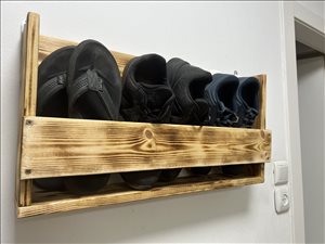 מתקן לנעליים עבודת יד מעץ אורן 