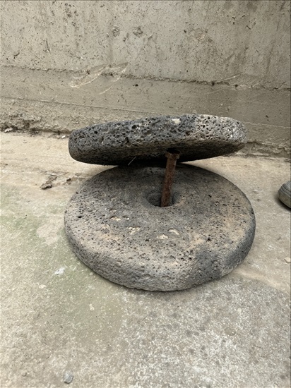 תמונה 1 ,אבן ריחיים למכירה בנצרת אספנות  ענתיקות