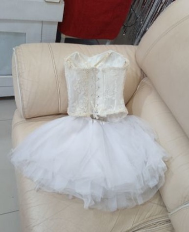 תמונה 2 ,מחוך לבן נצנץ וחצאית טאטו תחרה למכירה בנתניה ביגוד ואביזרים  שמלות שושבינה