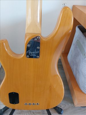 כלי נגינה - Fender Precision Americ... 