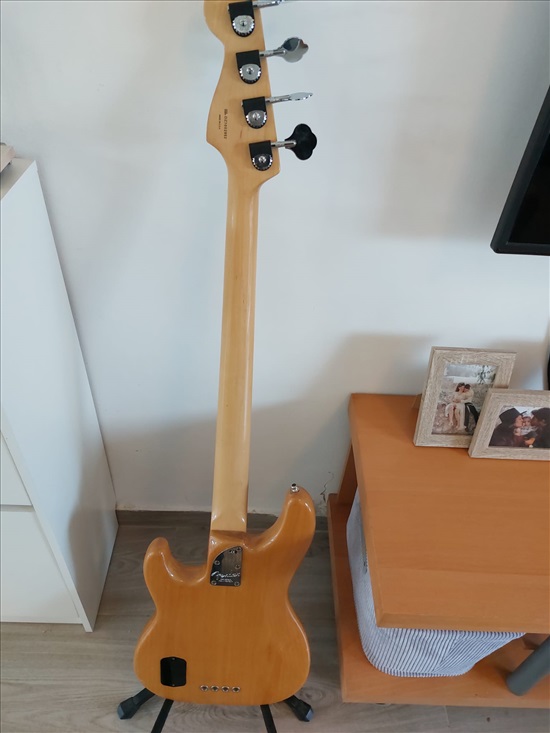 תמונה 2, Fender Precision American  למכירה בירושלים | כלי נגינה  גיטרה בס