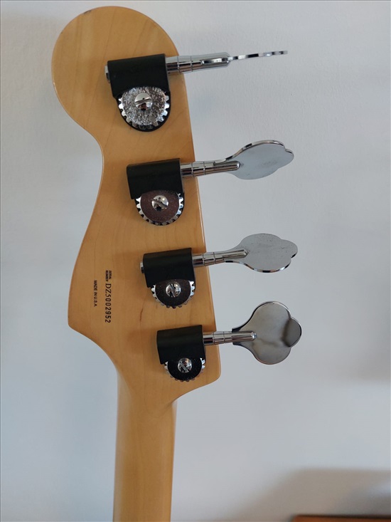 תמונה 4, Fender Precision American  למכירה בירושלים | כלי נגינה  גיטרה בס