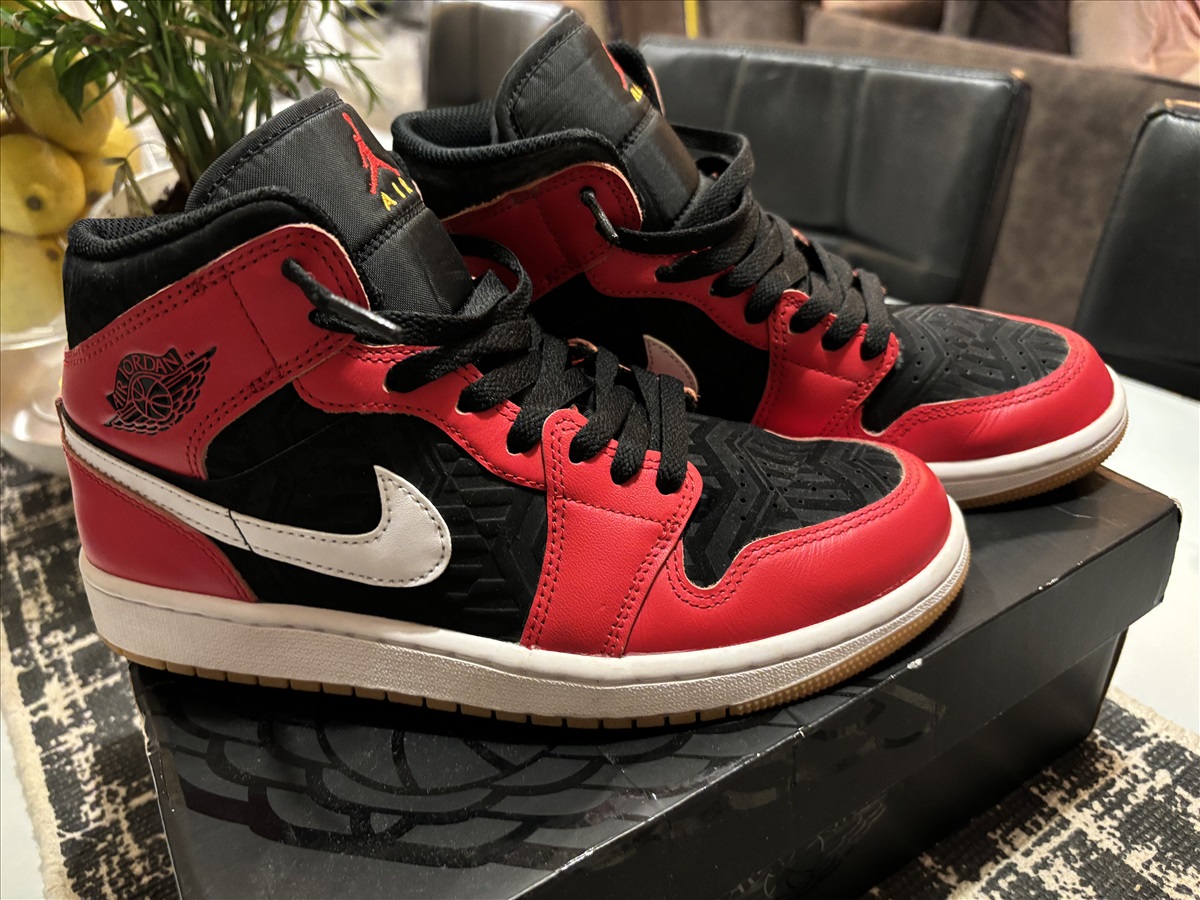 תמונה 1, Air Jordan 1 mid se למכירה בנתניה | ביגוד ואביזרים  נעליים