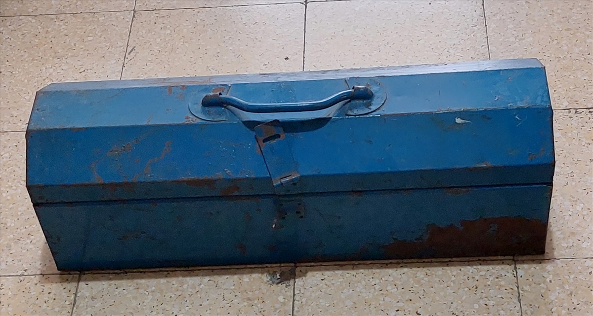 תמונה 1, ארגז כלים ממתכת וינטאג למכירה בירושלים | אספנות  כלים