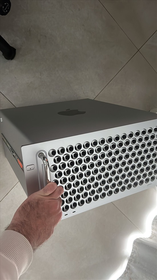 תמונה 1 ,Mac Pro Rack 2019 למכירה ברמת גן מחשבים וציוד נלווה  מחשב