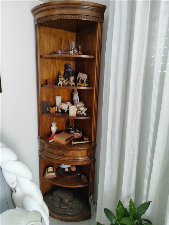 תמונה 3 ,ויטרינה למכירה במבשרת ציון ריהוט  ענתיקות