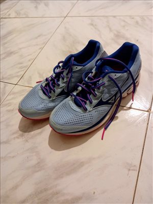 נעלי MIZUNO 