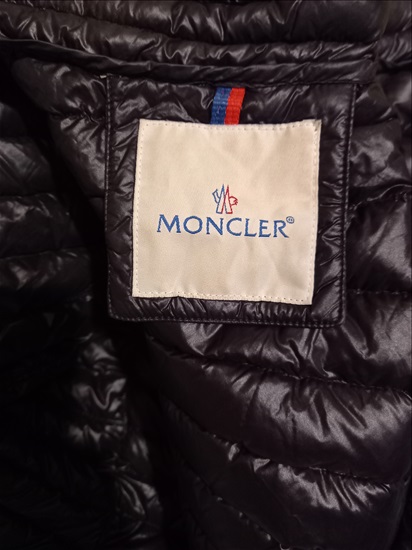 תמונה 2, מעיל MONCLER מותג על למכירה בתל אביב | ביגוד ואביזרים  מעילים וגקטים