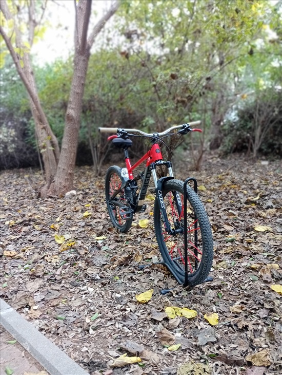 תמונה 1, אופניים שיכוך מלא  למכירה במושב טירת יהודה .  | אופניים  הרים שיכוך מלא