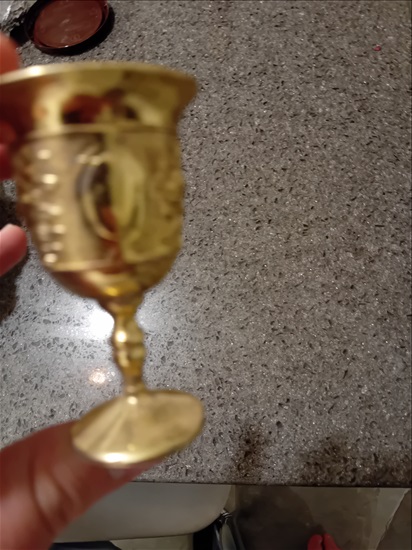 תמונה 6 ,כוס שנשפך לכוסות קטנים לקידוש למכירה בירשלים אספנות  חפצי נוי