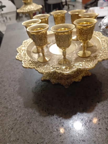 תמונה 3 ,כוס שנשפך לכוסות קטנים לקידוש למכירה בירשלים אספנות  חפצי נוי