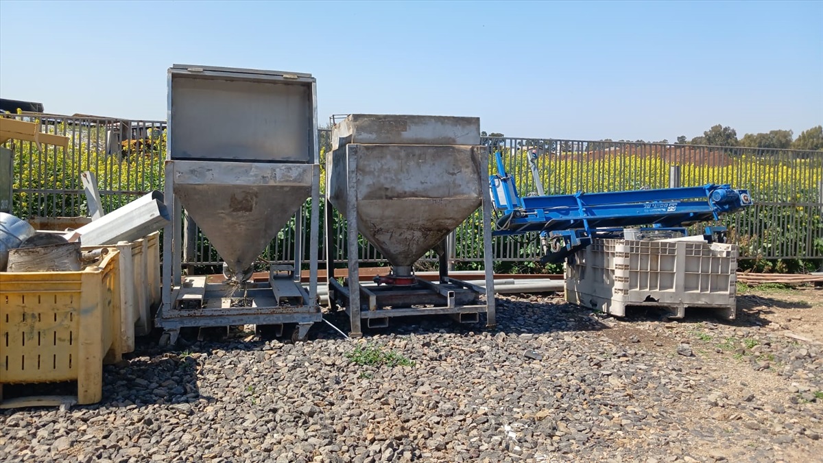 תמונה 1, משפך נרוסטה למכירה בפרזון 35 | ציוד לתעשייה  מיכלים וחביות