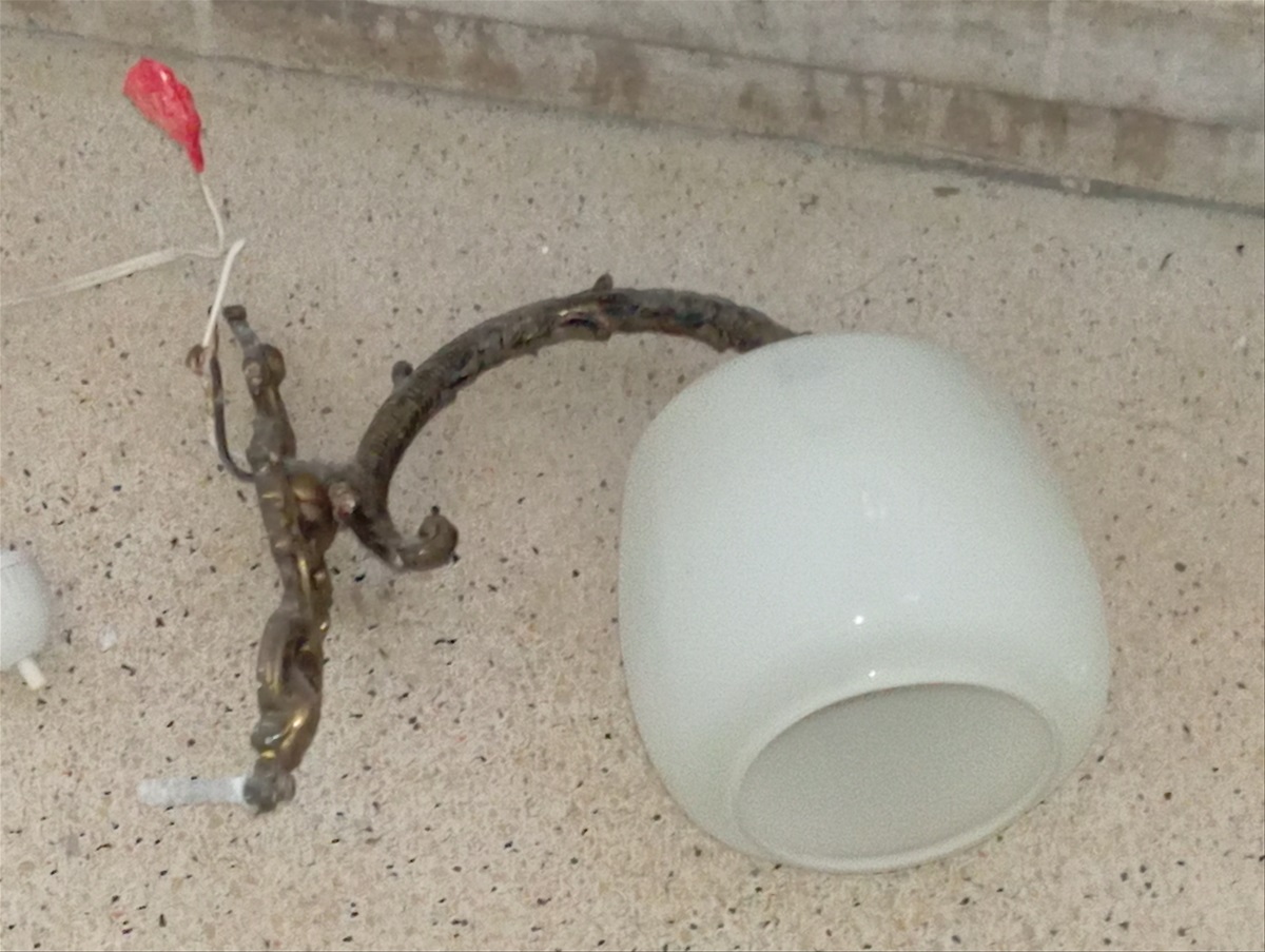תמונה 1, מנורת קיר, על כרכוב, וינטג׳. למכירה בחיפה | מוצרי חשמל  תאורה ונברשות