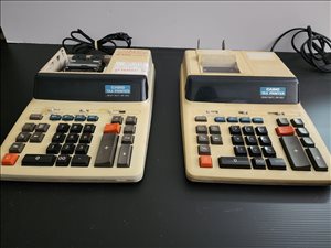 2 מכונת חישוב Casio 