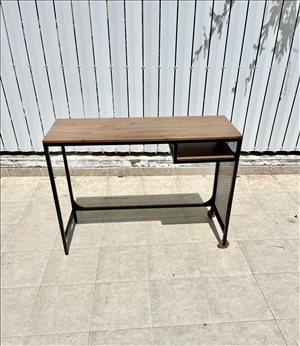 שולחן איקאה מודרני - כמו חדש! 
