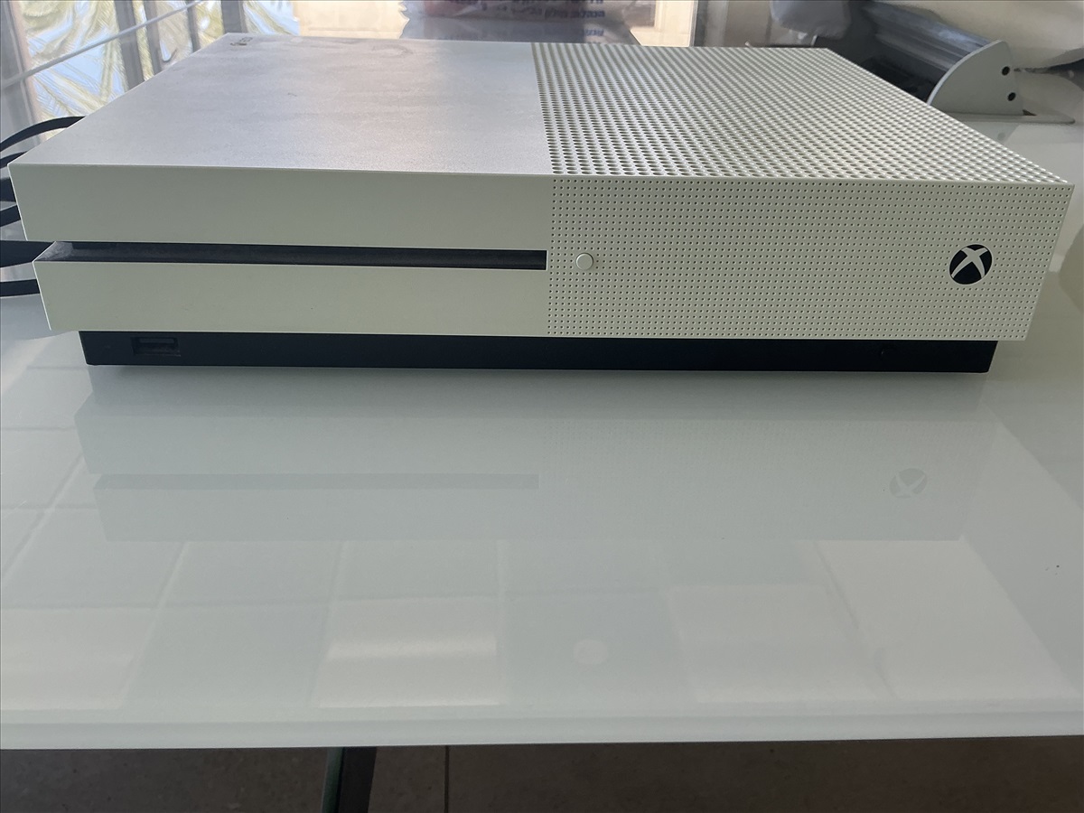 תמונה 1, Xbox one חדש + כבל למכירה באור יהודה | משחקים וקונסולות  XBox ONE