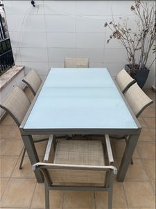שולחן נפתח פלוס 6 כסאות 