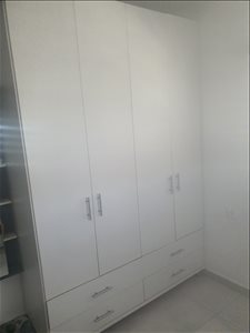 ארון בגדים 
