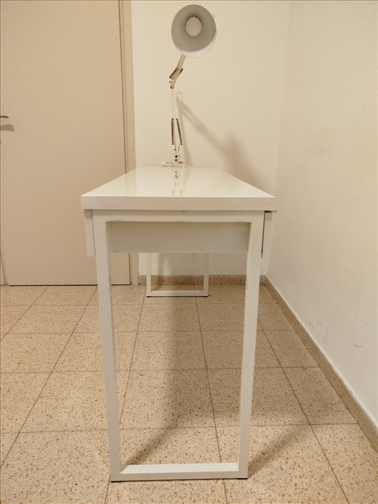 תמונה 5 ,שולחן עבודה  למכירה בירושלים ריהוט  שולחנות