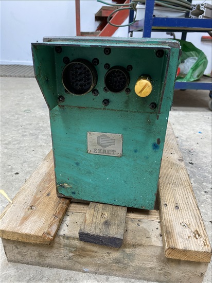 תמונה 4 ,ציר רביעי למכונת CNC  למכירה ביד חנה  ציוד לתעשייה  מכונות