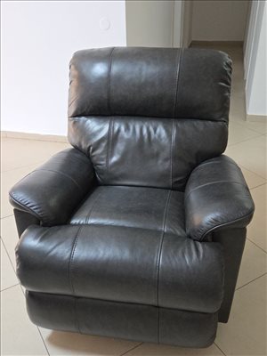 כורסת טלויזיה חשמלית. עור מלא 