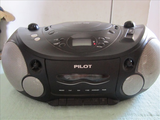 תמונה 2 ,מערחת סטריאו  מיני  PILOT PIL  למכירה בקרית מוצקין סטריאו ונגנים  רדיו טייפ דיסק