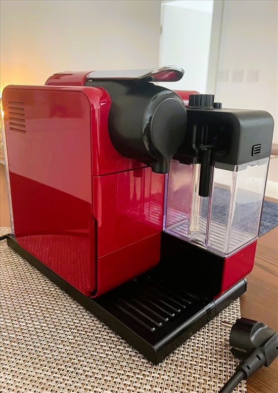 תמונה 2 ,מכונת קפה של Nespresso דגם De’ למכירה בכפר יונה מוצרי חשמל  מכונת קפה