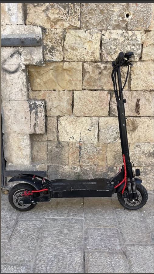 תמונה 1 ,קורקינט סקוטר זירו סוגר 80  למכירה במשה דיין קורקינטים  קורקינט חשמלי