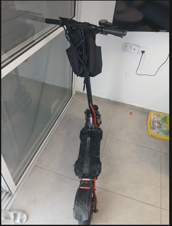 תמונה 2 ,קורקינט סקוטר זירו סוגר 80  למכירה במשה דיין קורקינטים  קורקינט חשמלי