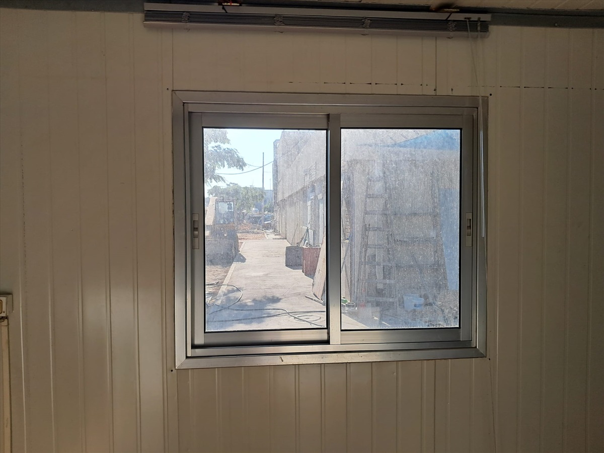 תמונה 1, מכולה 6 מטר למכירה באשדוד | מבנים ניידים  קראוון