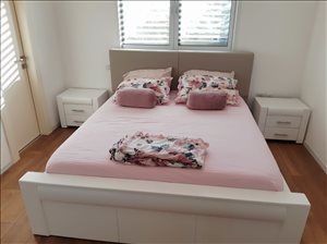 מיטה זוגית 160 עץ מלא צבע לבן 