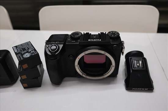 תמונה 1 ,Medium Format Mirrorless למכירה בבני ברק צילום  מצלמה דיגיטלית