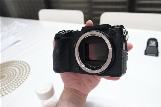 תמונה 2 ,Medium Format Mirrorless למכירה בבני ברק צילום  מצלמה דיגיטלית