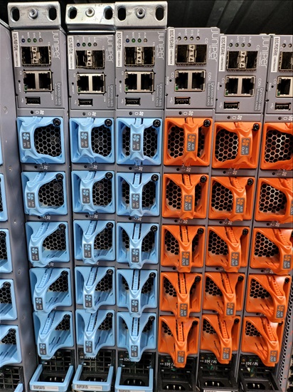 תמונה 1 ,Juniper Qfx5100 למכירה בפתח תקווה מחשבים וציוד נלווה  שרתים