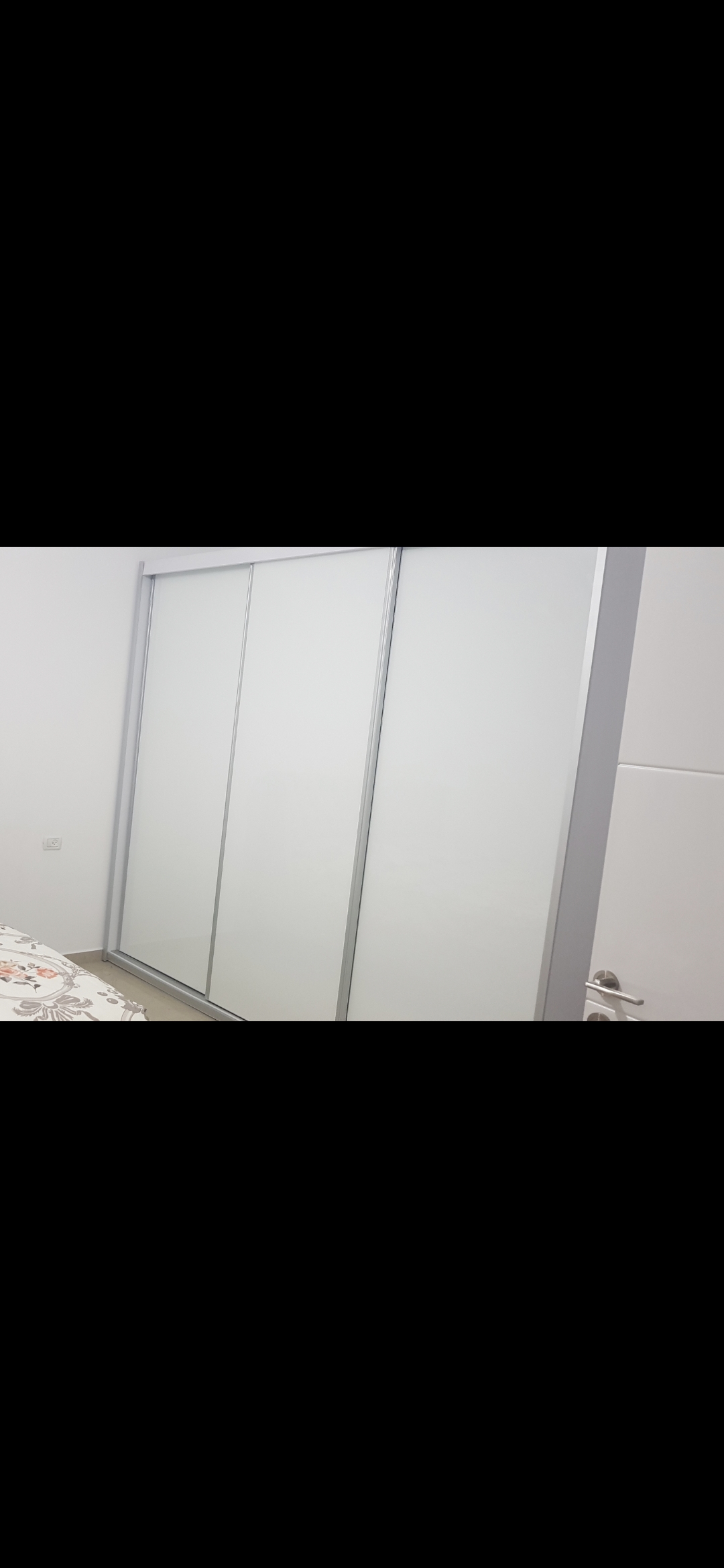 תמונה 1, ארון זכוכית 2.70 של נגר למכירה בנתיבות | תכולת דירה  שונות