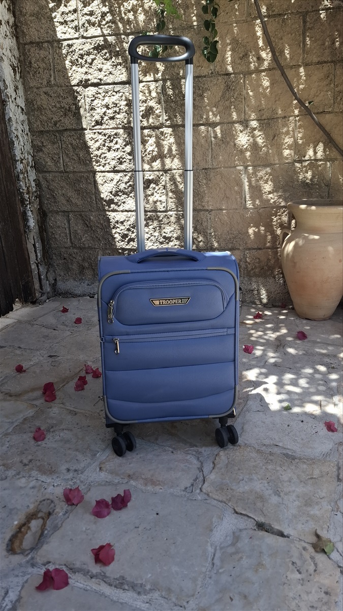 תמונה 1, מזוודה קטנה 54/37/20 למכירה ברמת גן | למטייל ולמתגייס  מזוודות ותיקים