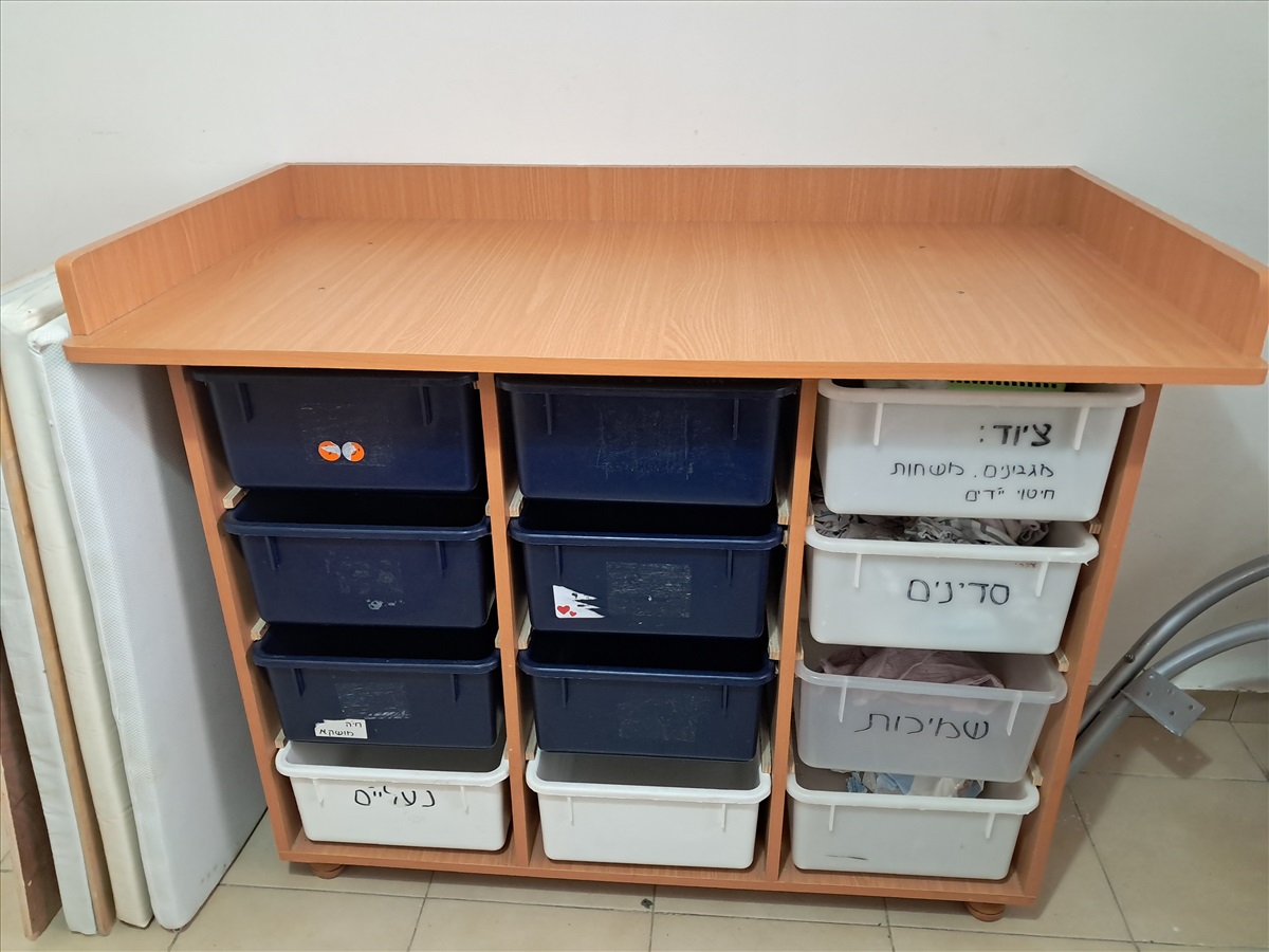 תמונה 1, שידת החתלה עם מגירות אישיות למכירה בחדרה | שונות  שונות