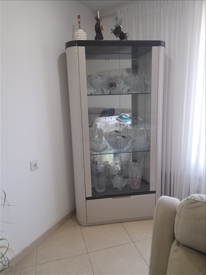 תמונה 1 ,ויטרינה+שידה לטלוויזיה  למכירה בחיפה ריהוט  מזנון/ ויטרינה