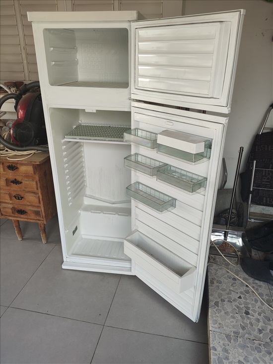 תמונה 3 ,מקרר משרדי עובד מעולה למכירה בפתחיה מוצרי חשמל  מקרר
