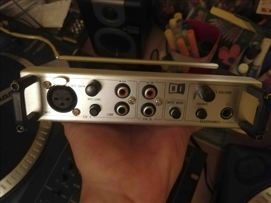 תמונה 2 ,audio 8 native instruments למכירה בגיתית ציוד לדיג'יי ואולפנים  כרטיס קול