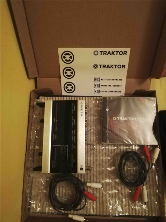 תמונה 8 ,מערת DVS vinyl Traktor למכירה בגיתית ציוד לדיג'יי ואולפנים  קונסולה cdj