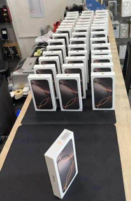 תמונה 2 ,Apple iPhone 16 Pro Max 256GB למכירה בYigal Alon St 127, Tel Aviv-Yafo, Israel סלולרי  סמארטפונים