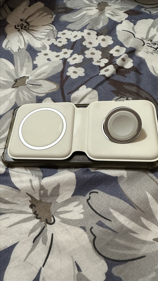 תמונה 2 ,מטען אלחוטי כפול Apple.  למכירה בבאר שבע סלולרי  מטען לנייד