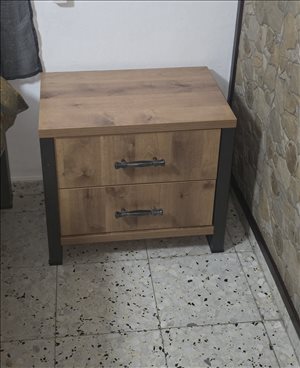 מיטה זוגית+מזרן+שידות תואמות 