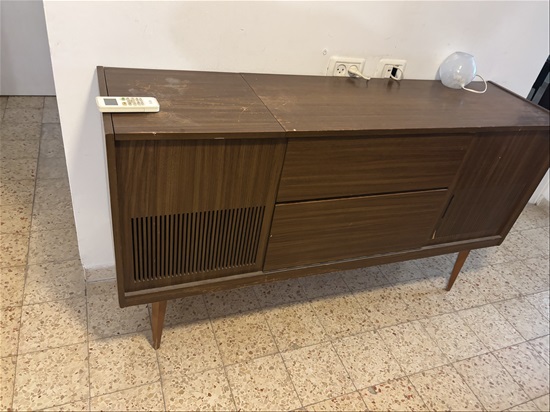 תמונה 1 ,Grunding שידת פטיפון למכירה בפתח תקווה ריהוט  מזנון